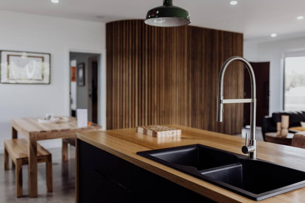 Scandi At Stieglitz Sleeps 6 Modern & Stylish Holiday home St Helens